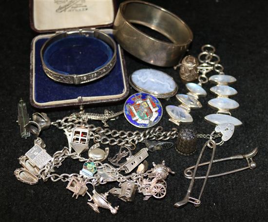 Silver items- charm bracelet, pair of golf club brooches etc, 2 bangles, 2 thimbles etc